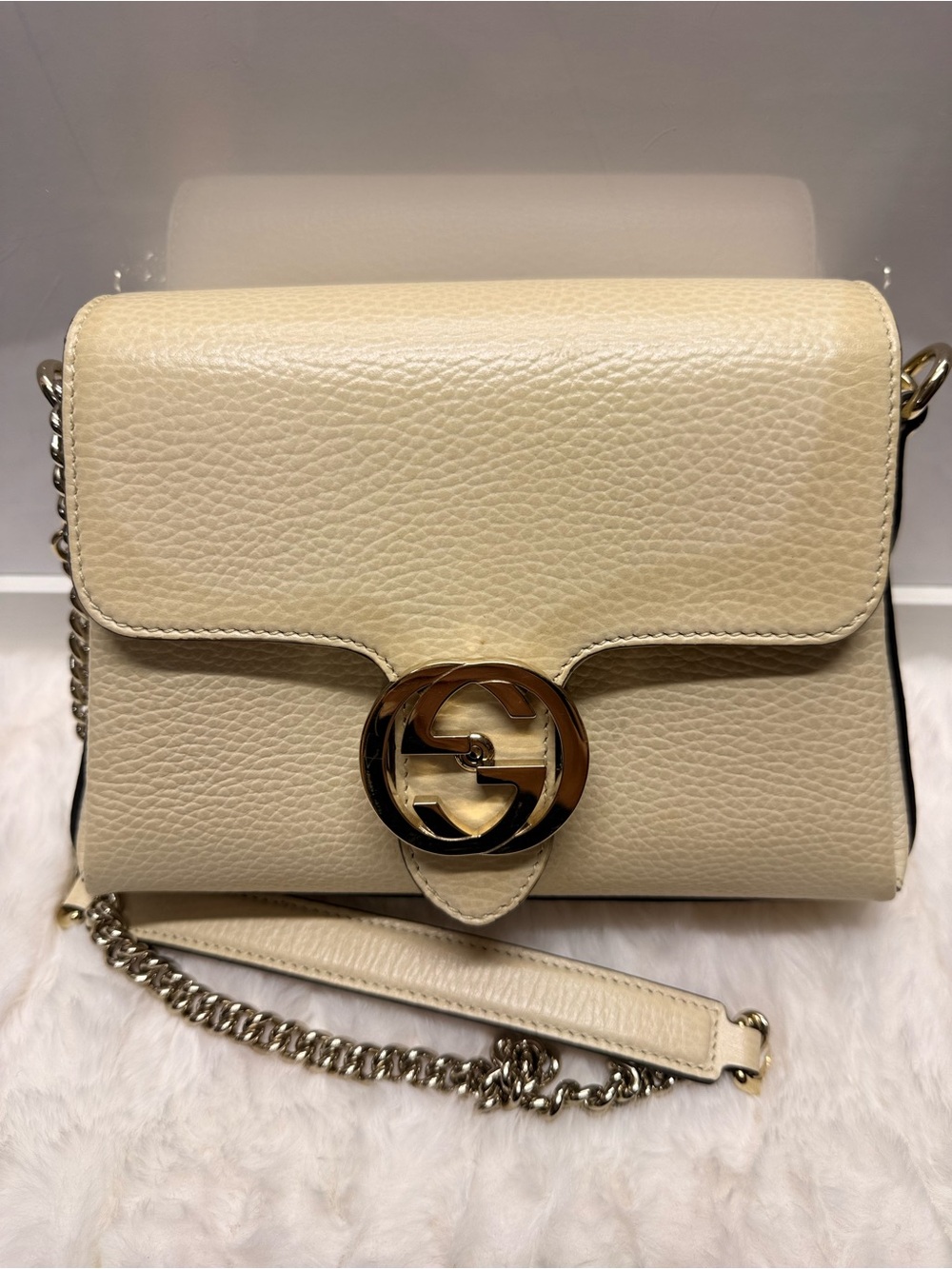 GUCCI-607720 493075 Interlocking G Beige Leather Crosbbody